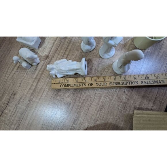 Santas Collection white Bisque Porcelain Nativity Figurine set of 9 Christmas - Picture 5 of 6